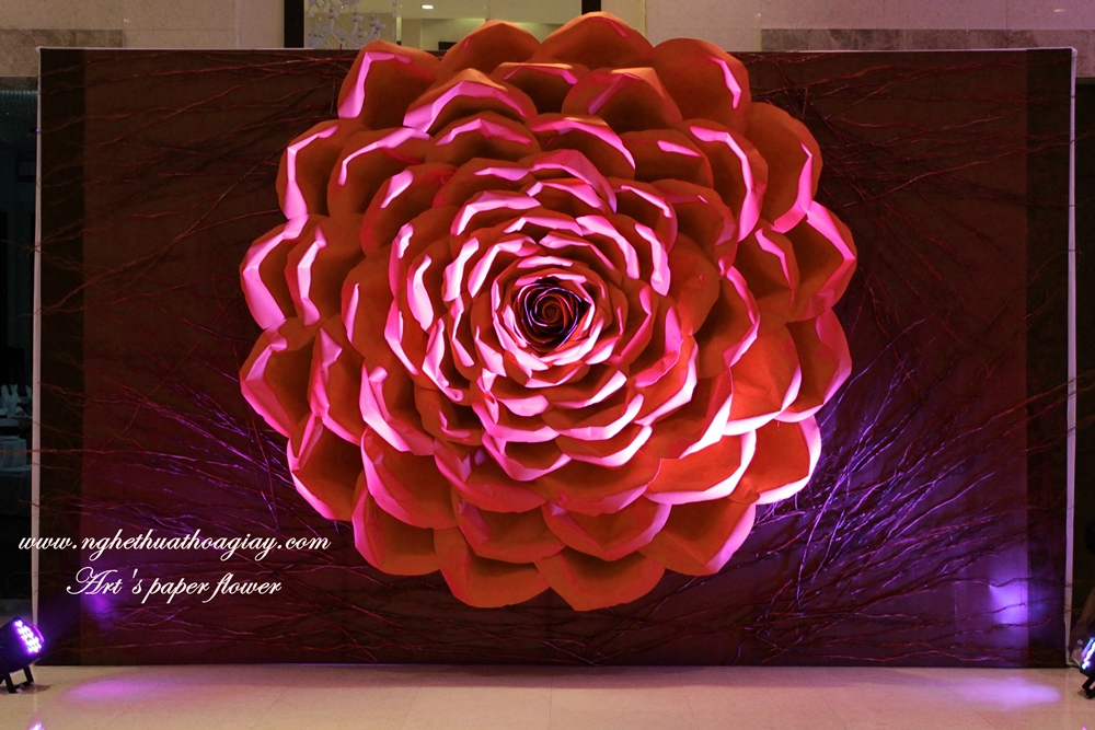 Backdrop hoa hồng giấy khổng lồ đường kính 2,5m - Mẫu 112